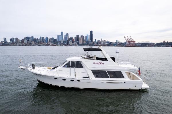 Meridian 490 Pilothouse