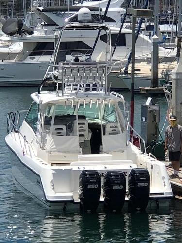2008 Boston Whaler 345 Conquest