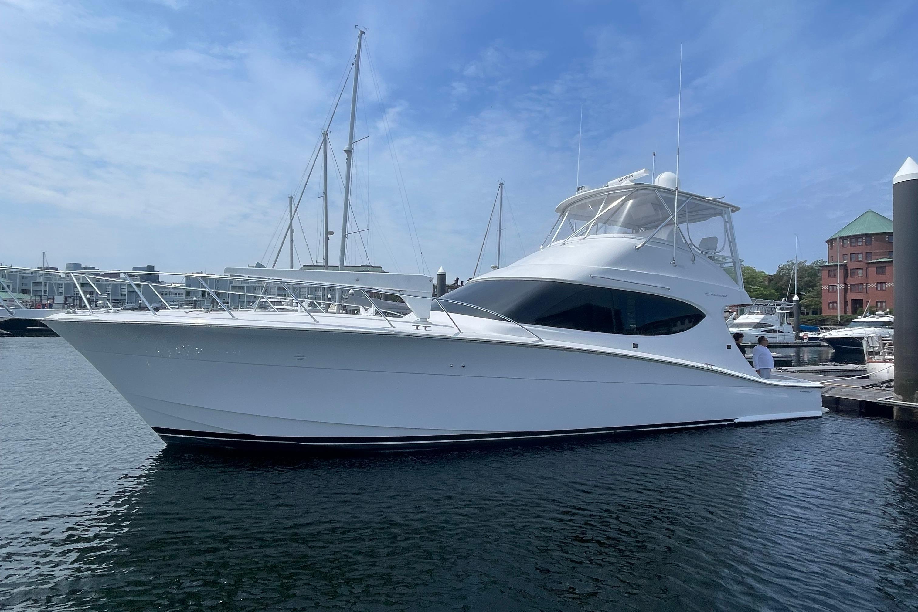 2013 Hatteras GT54