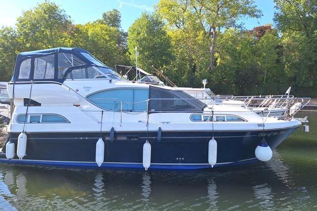 2009 Haines 320 Aft Cabin