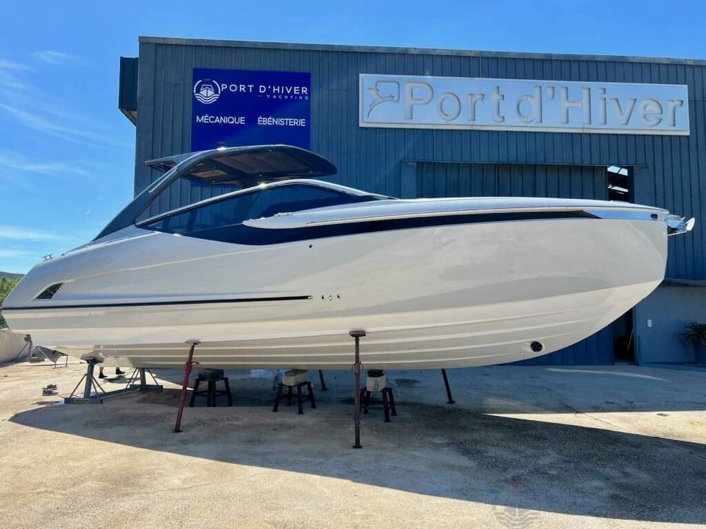2021 Fairline Line 33