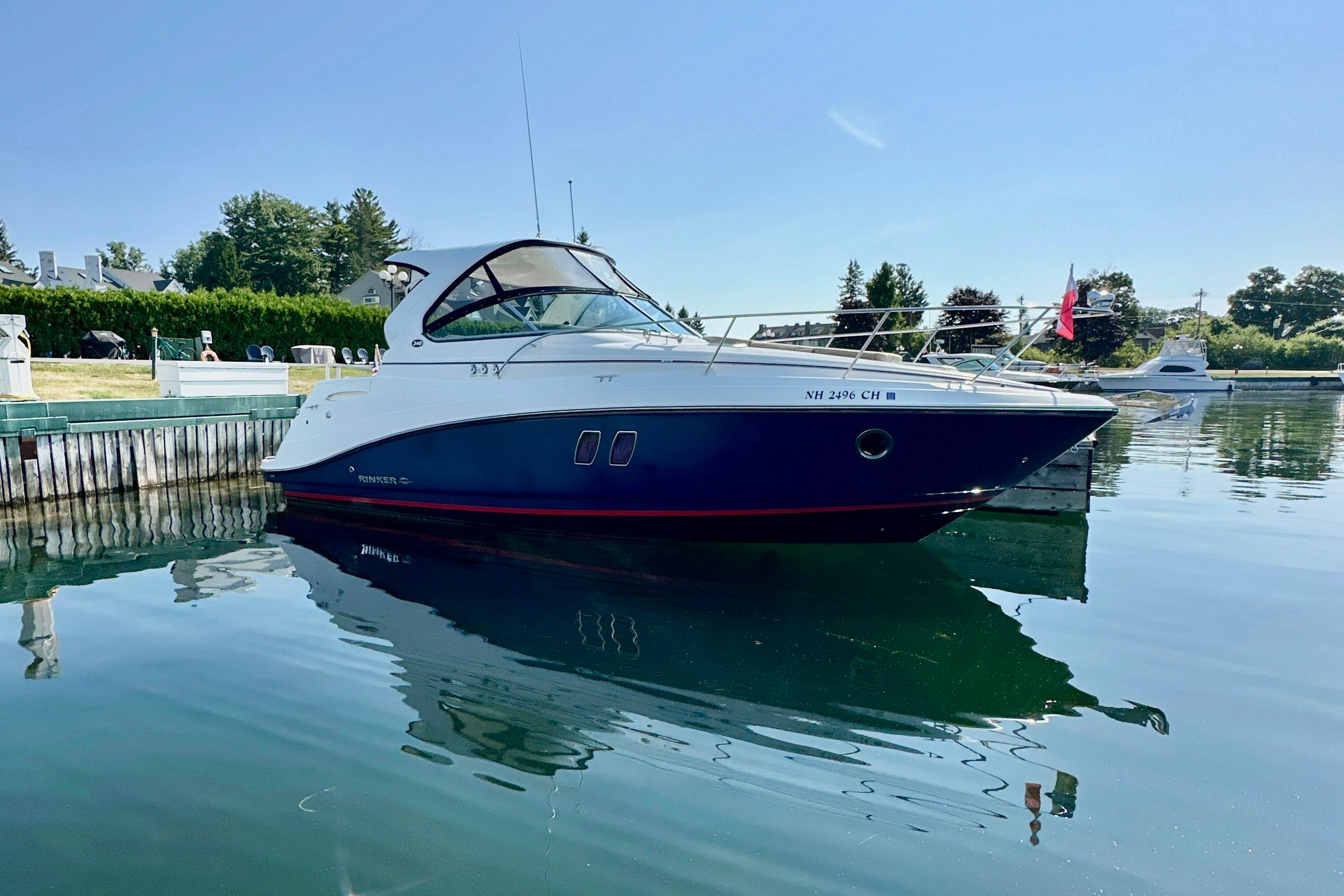 2015 Rinker 340 Express Cruiser