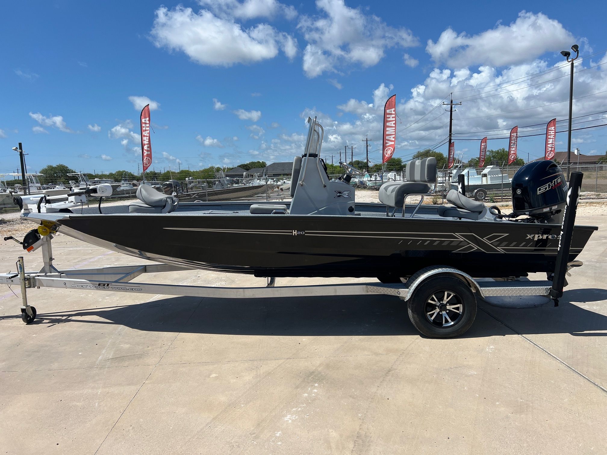 2025 Xpress H20 BAY