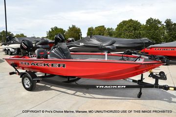 2026 Tracker Pro Team 175 Crappie w/Woven Floors