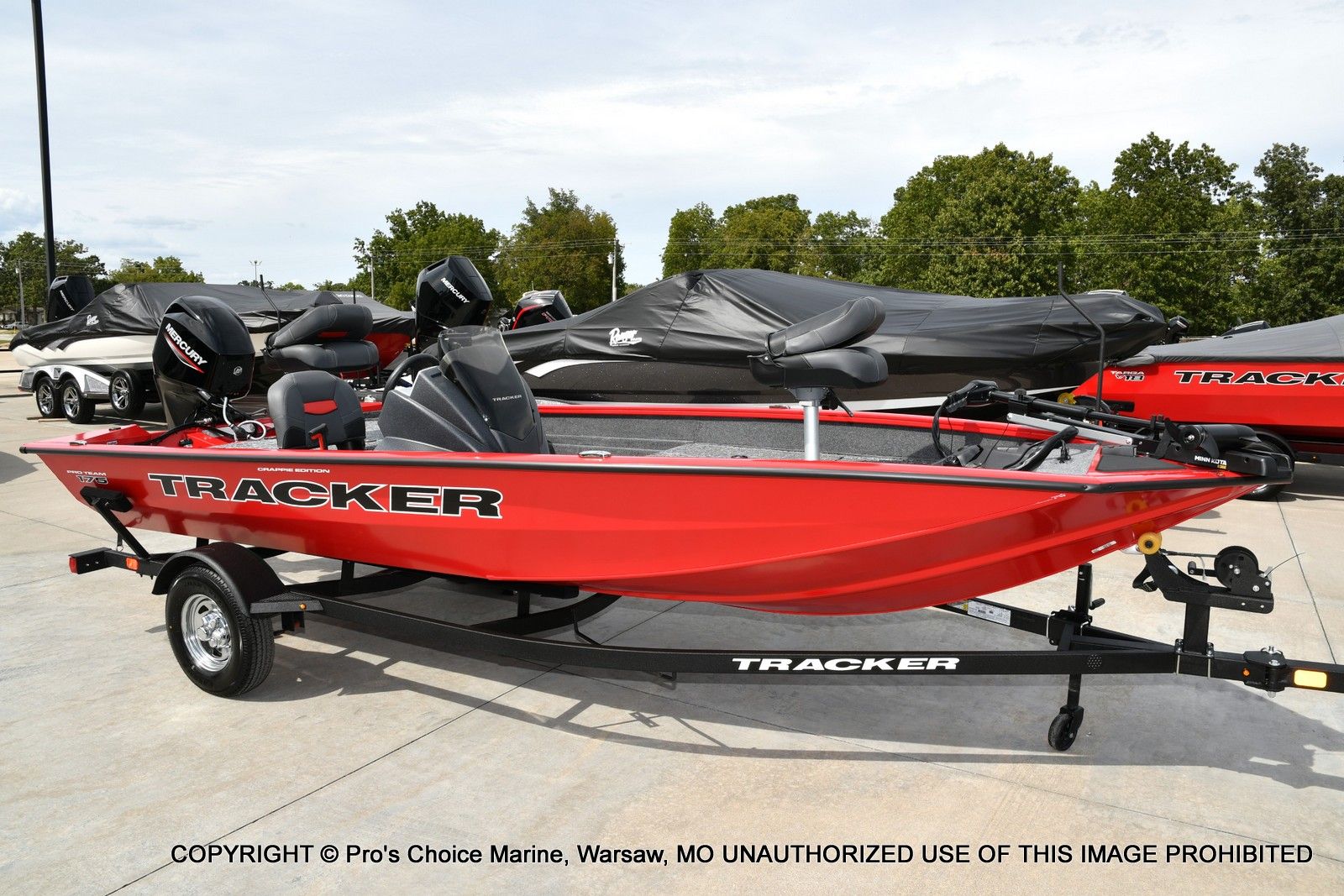 2026 Tracker Pro Team 175 Crappie w/Woven Floors