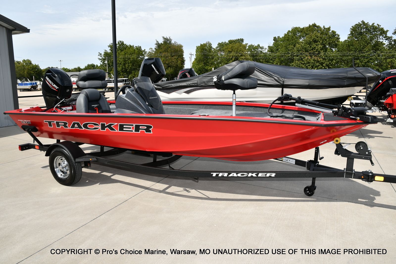 2026 Tracker Pro Team 175
