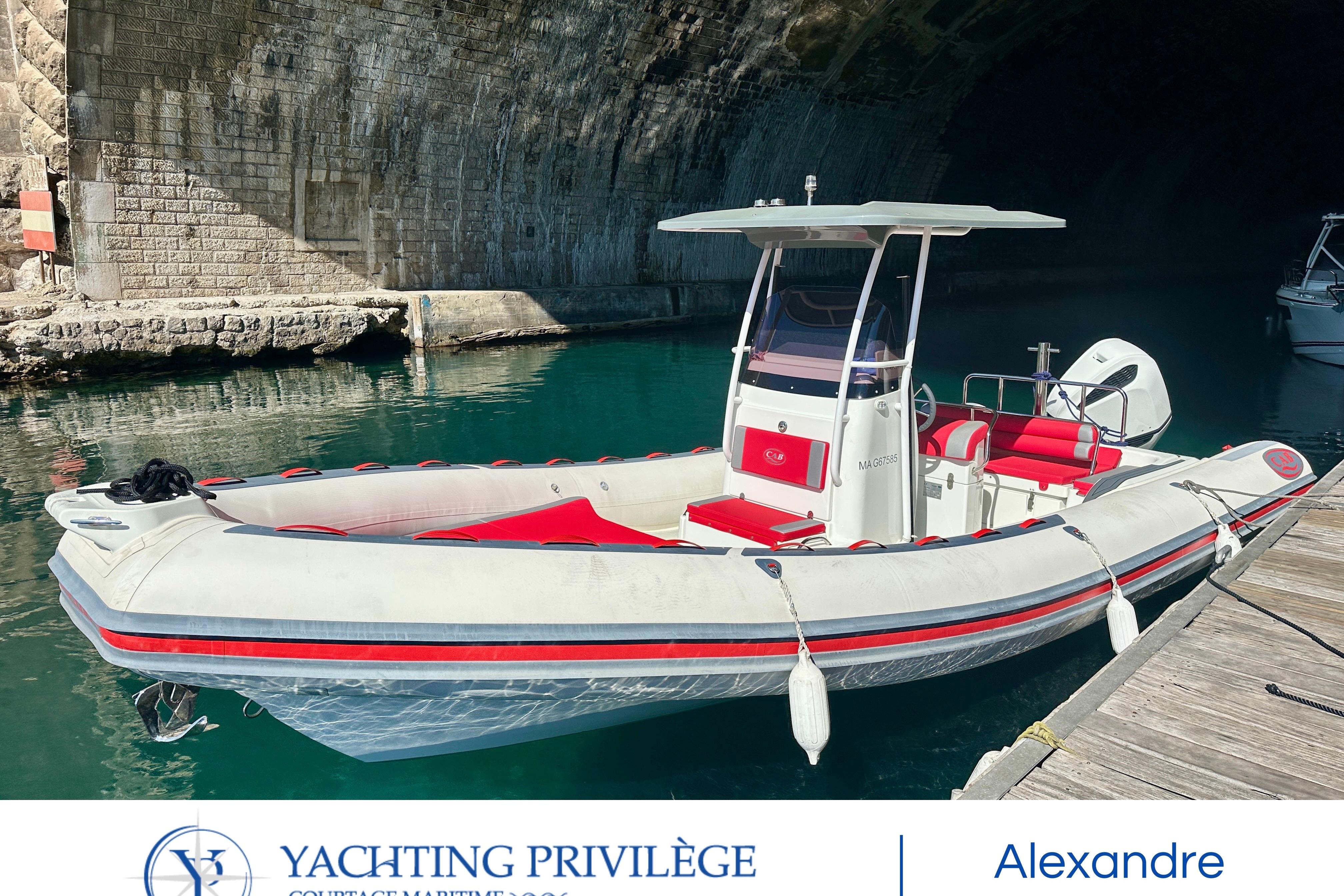 2024 Nautica Cab dorado 7.5