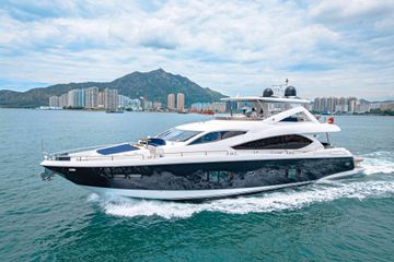 2011 Sunseeker 88 Yacht