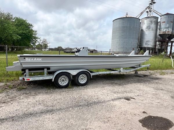 2025 SeaArk 2472 Workhorse