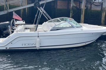 2016 Robalo R227 Dual Console