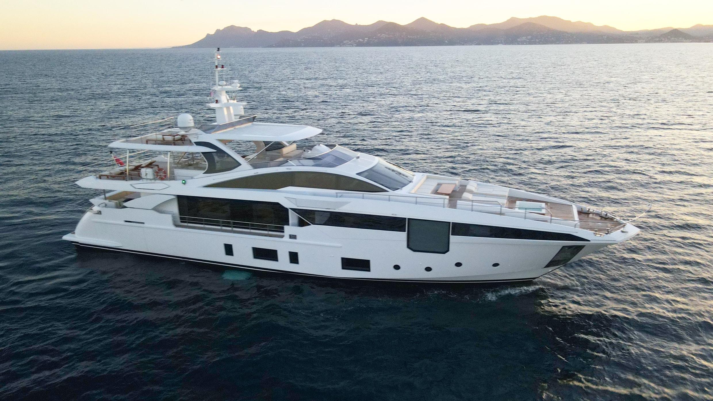 2017 Azimut Grande 35 Metri