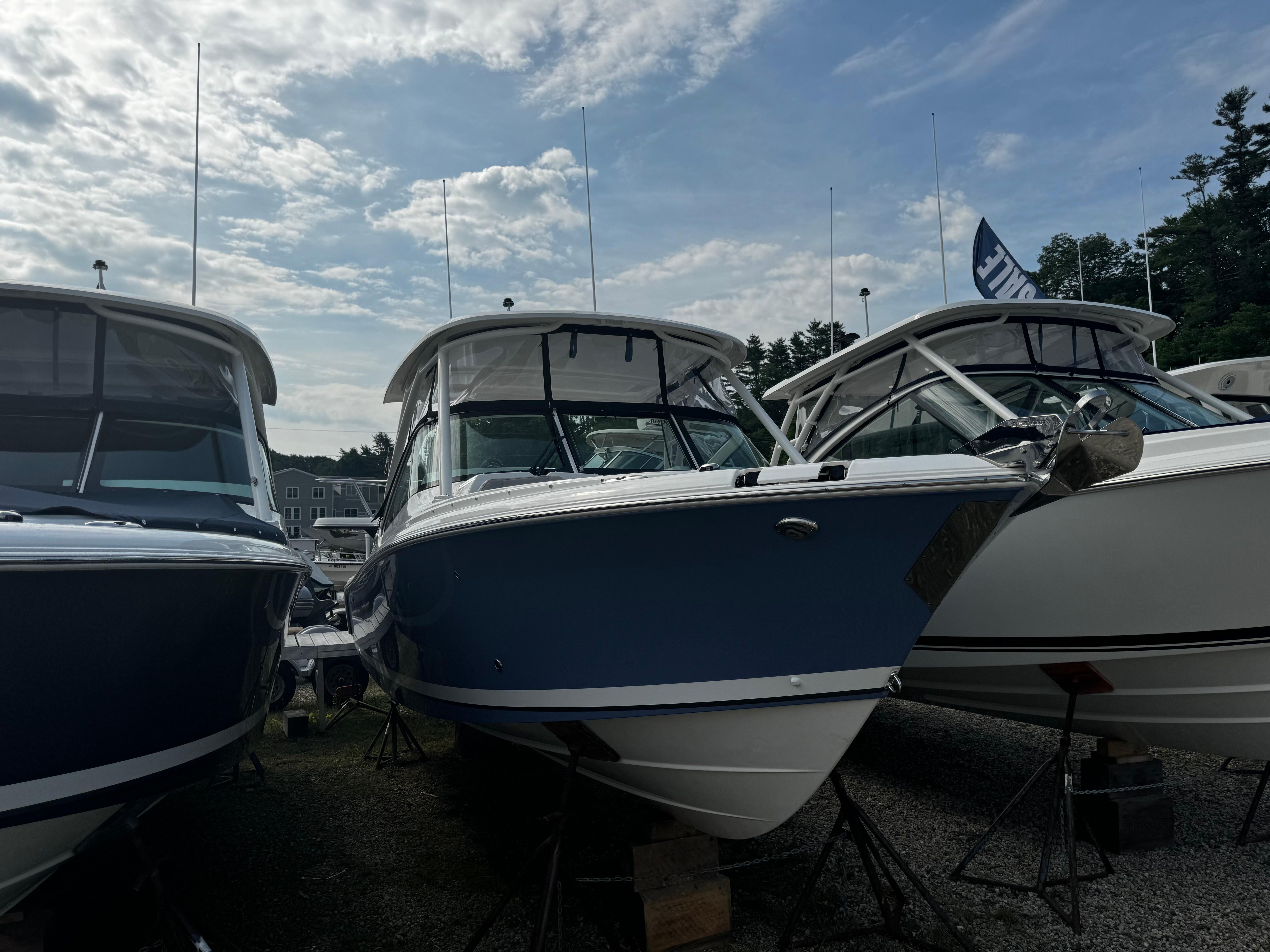 2024 Pursuit DC 246 Dual Console