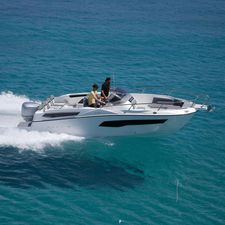 Karnic SL 701 2023 Karnic SL 701 boat cruising on clear blue water.