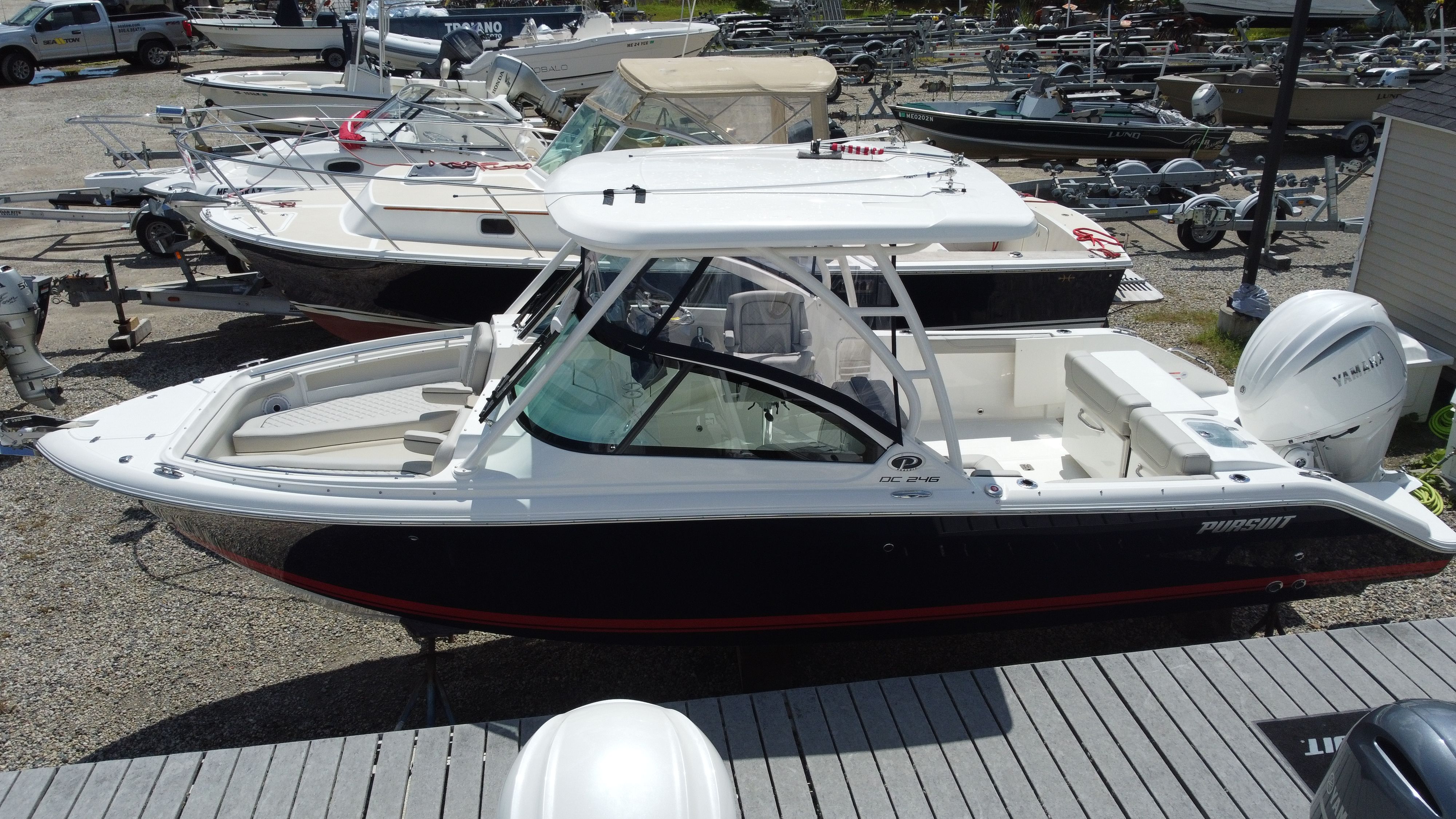 2024 Pursuit DC 246 Dual Console