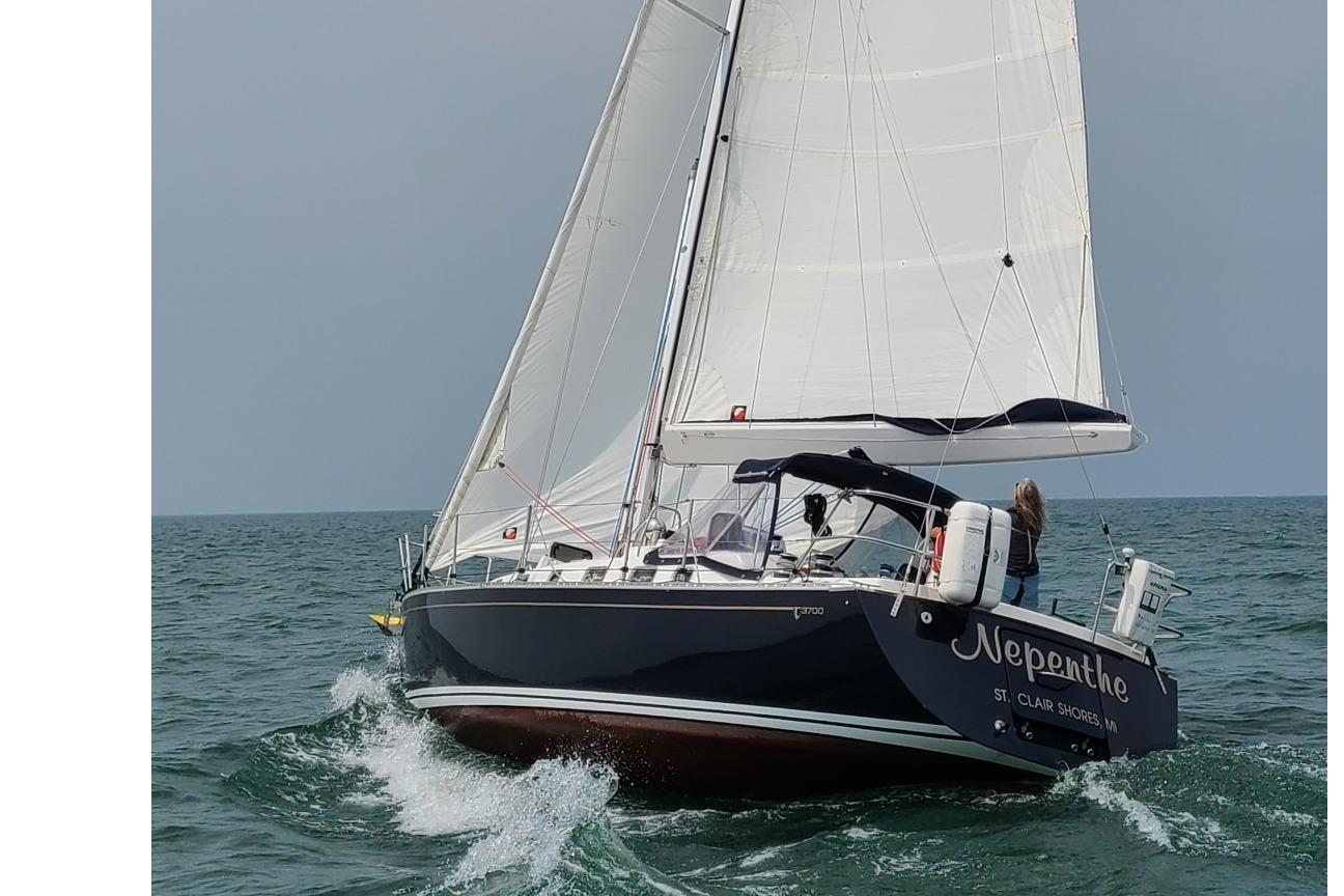2015 Tartan 3700