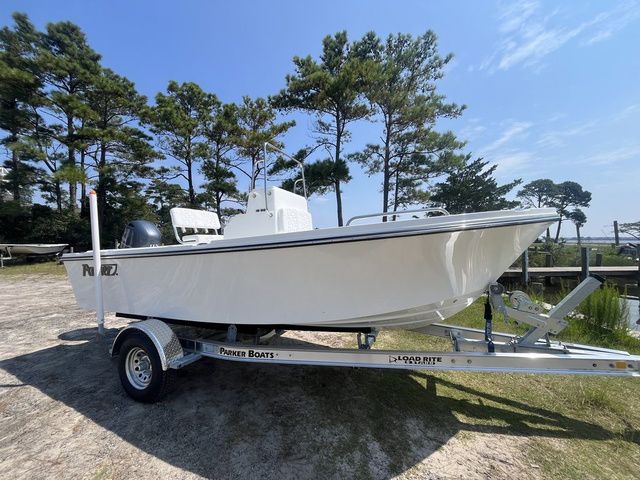 2026 Parker 18SE Center Console