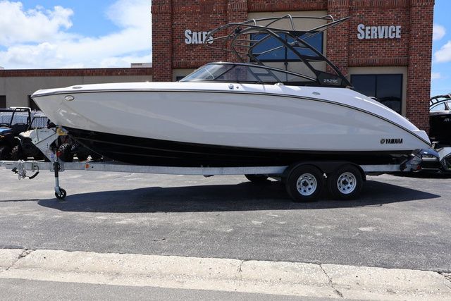 2025 Yamaha Boats 252SE-MIST GRAY-GALVANIZED