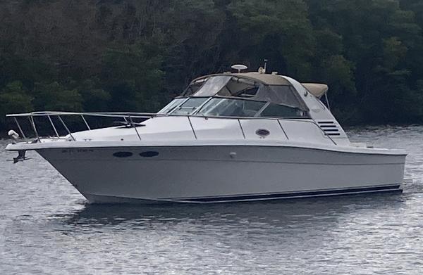 1999 Sea Ray 330 Express Cruiser