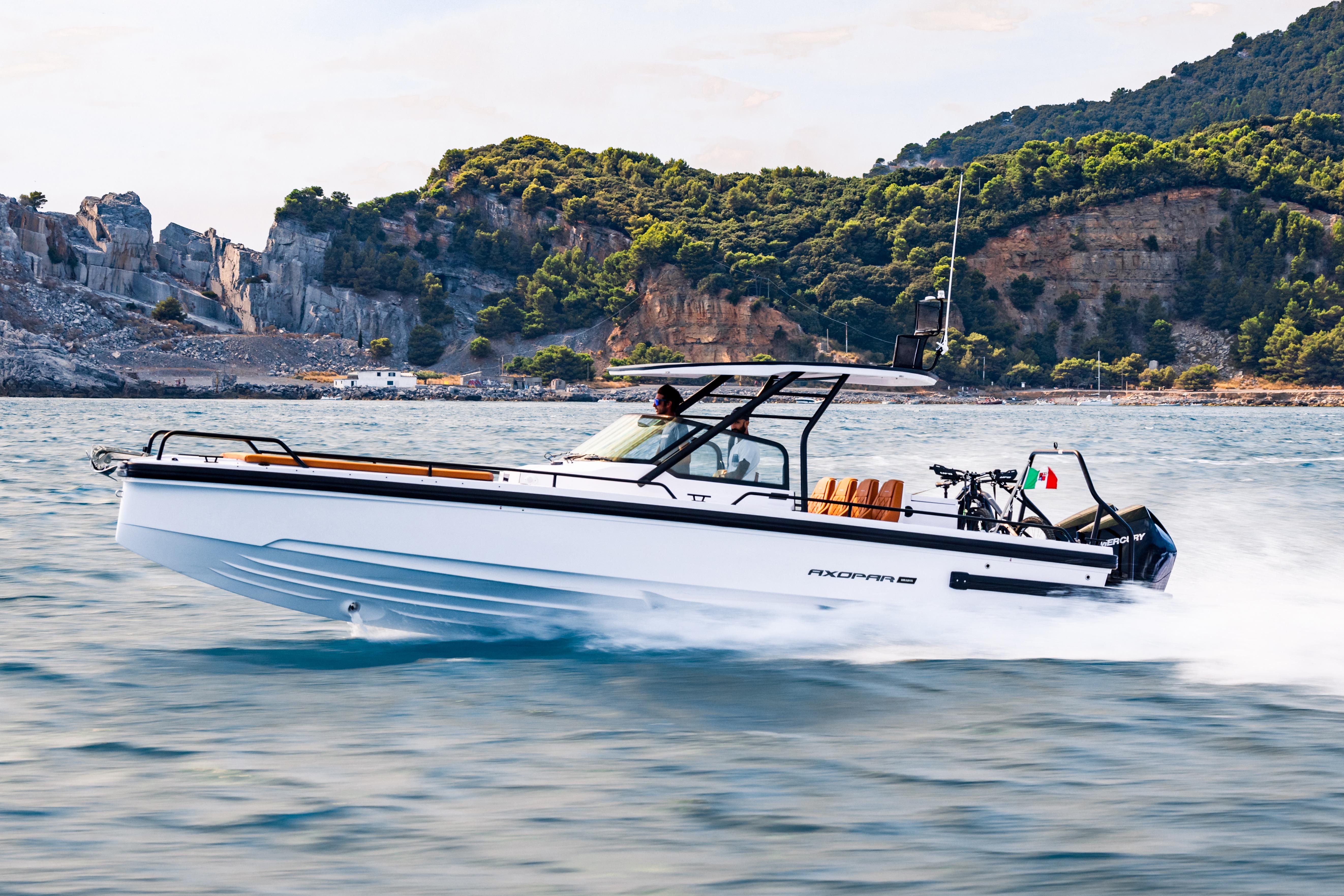 2024 Axopar 28 T-Top