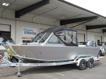 2026 Alumaweld Stryker Sport 220