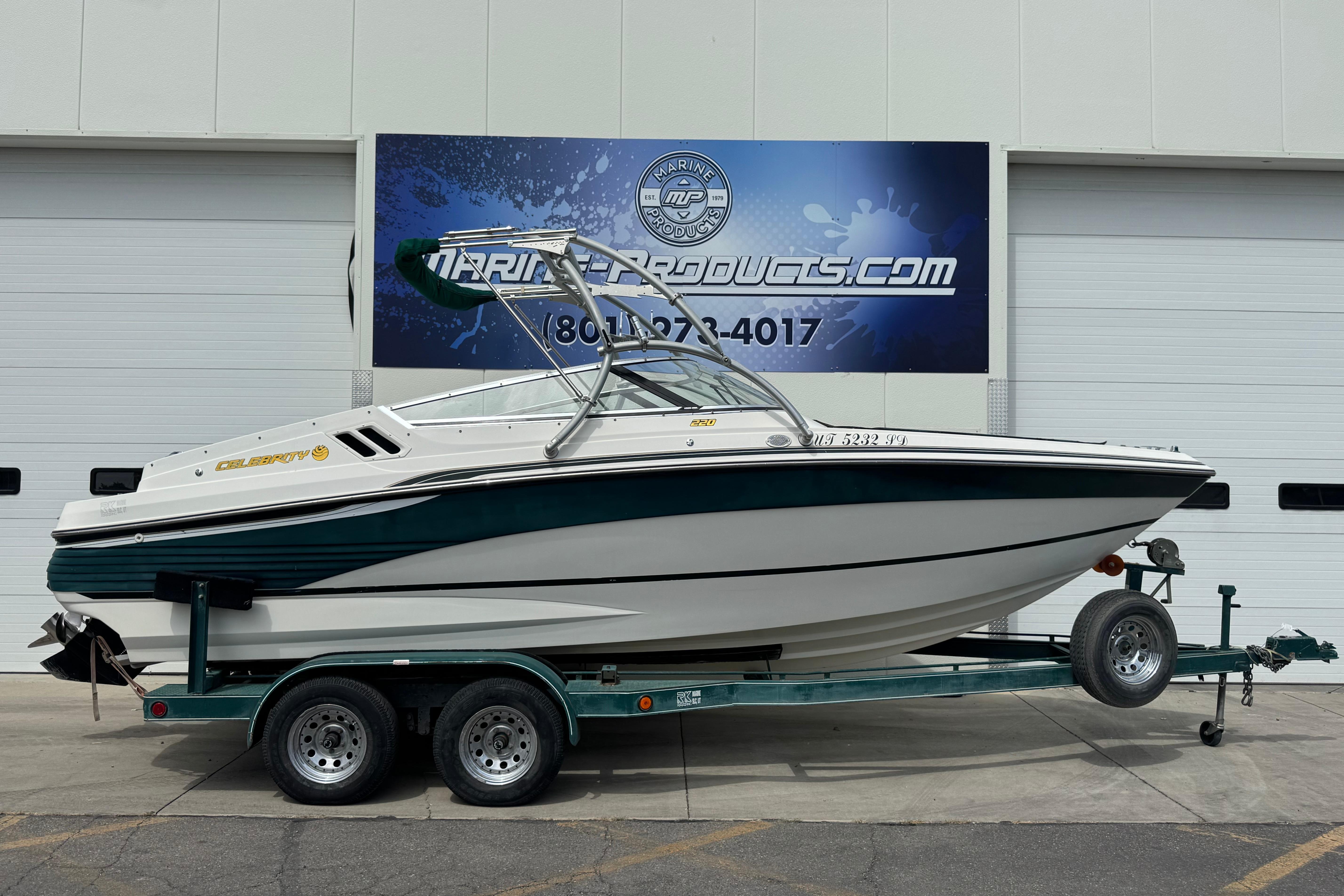 1995 Celebrity 220 Bow Rider