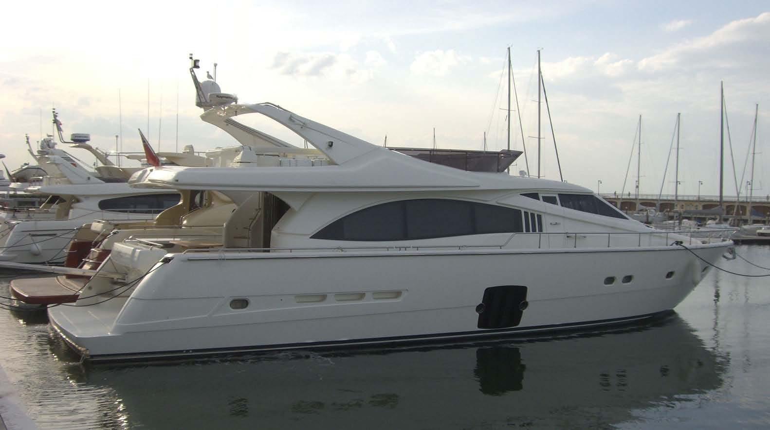 2005 Ferretti Yachts FERRETTI 731