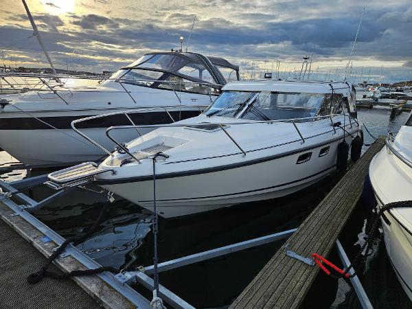 2018 Aquador 27 HT