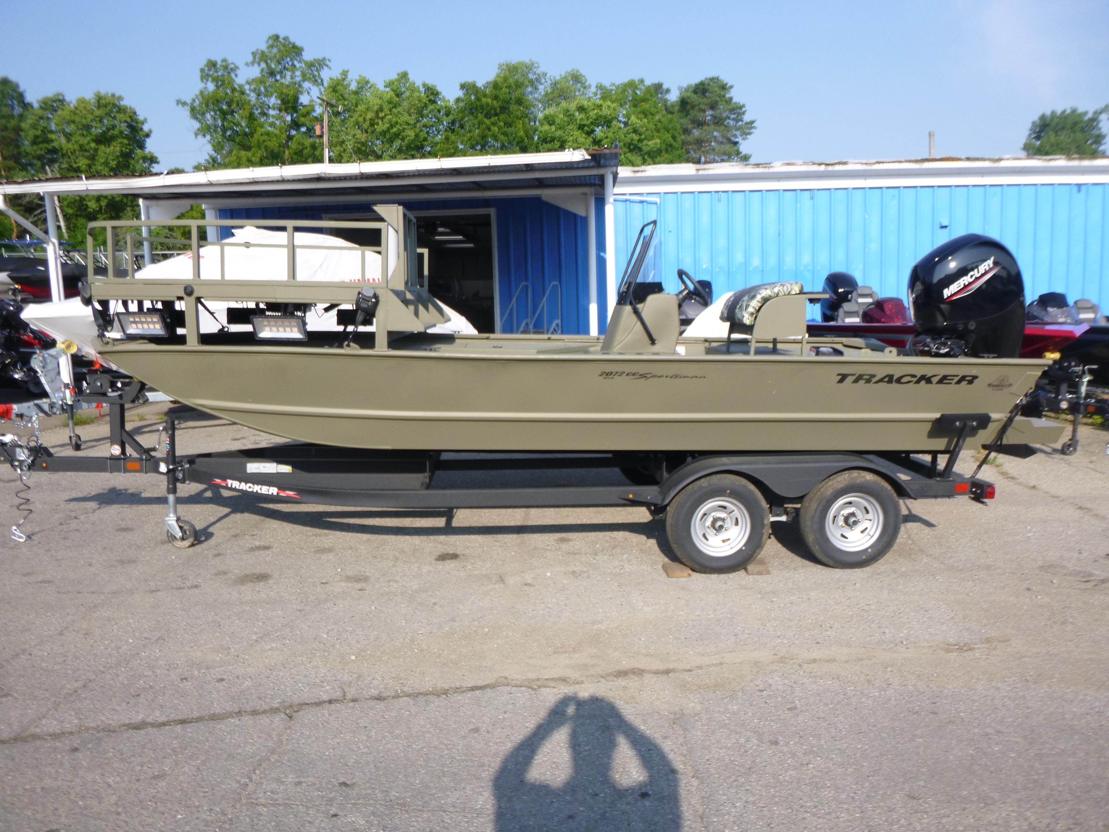 2024 Tracker Grizzly 2072 CC Sportsman