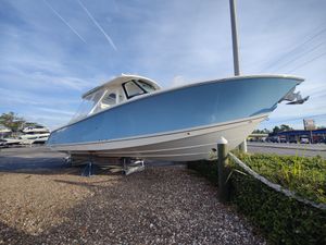 Pursuit S 358 Sport 2025 PURSUIT 358 S - Image 1