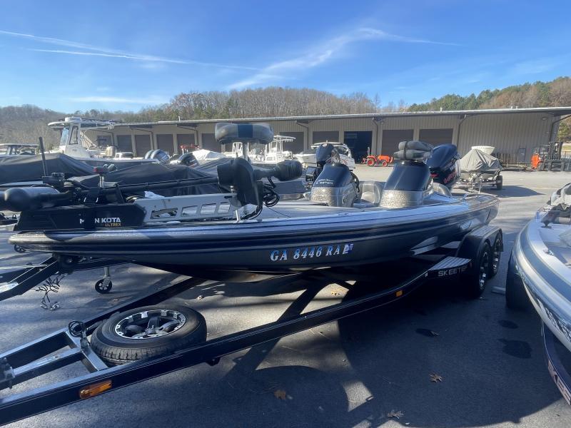 2004 Skeeter ZX225 Bass Boat Seats