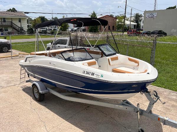 2021 Bayliner VR5 Bowrider I/O