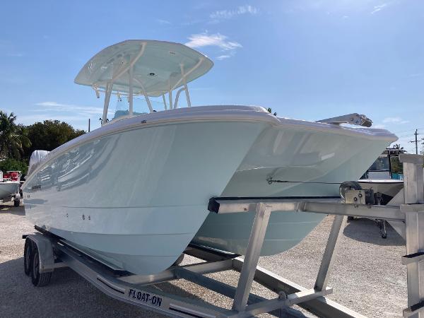 2025 Twin Vee 240 GFX