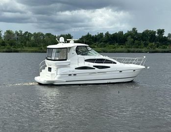 2004 Cruisers Yachts 405