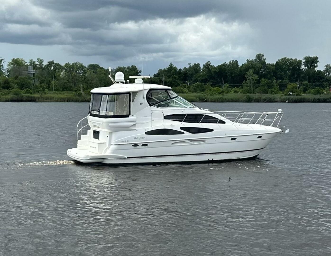 2004 Cruisers Yachts 405