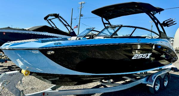 Yamaha Boats 255XD