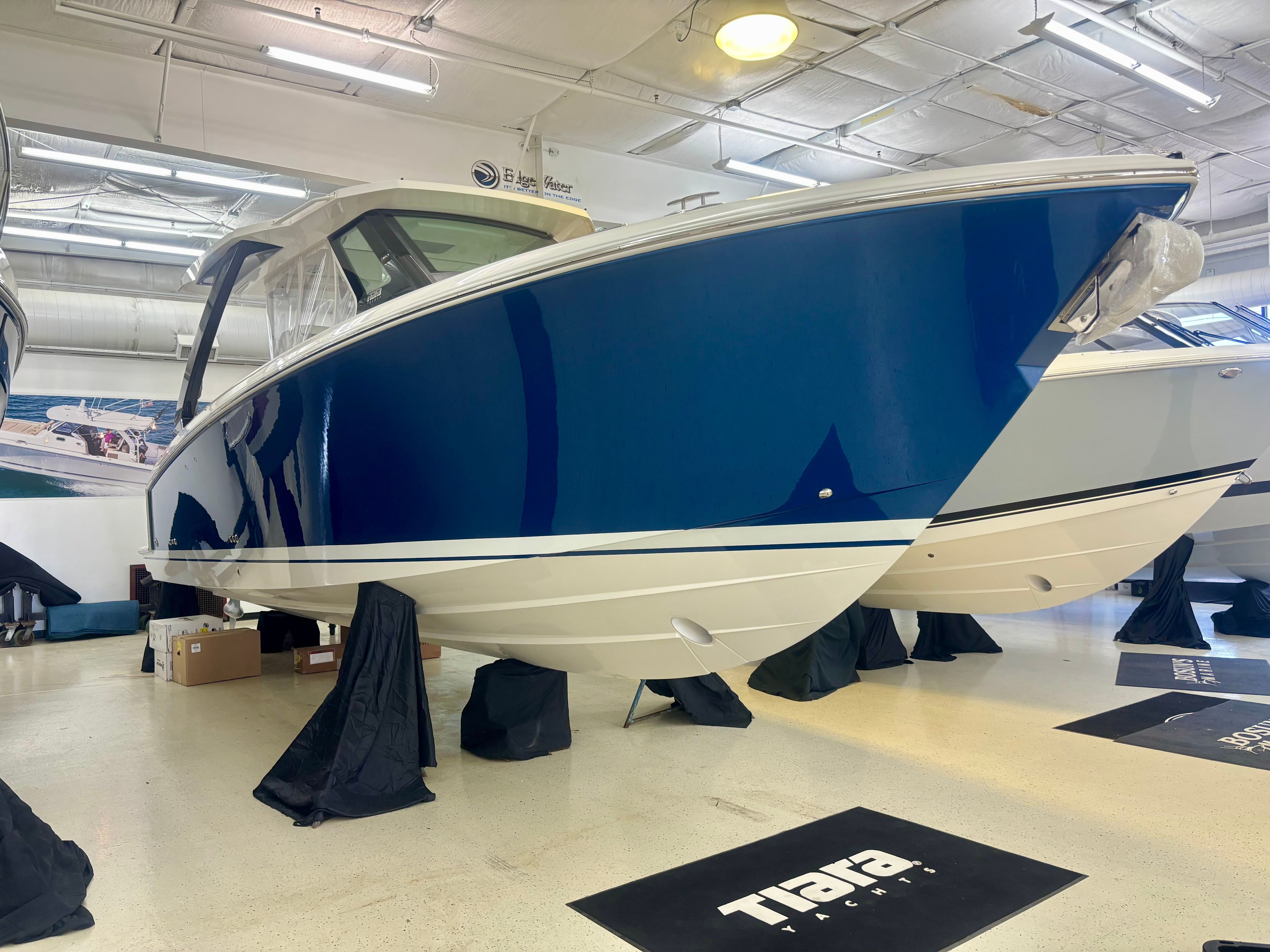 Tiara Yachts 34 LS 2026 TIARA YACHTS 34 LS - Image 1