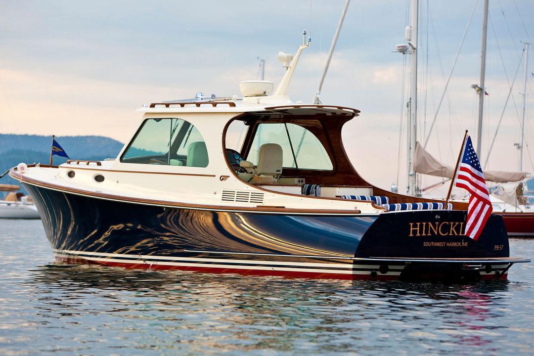 Hinckley Boat image