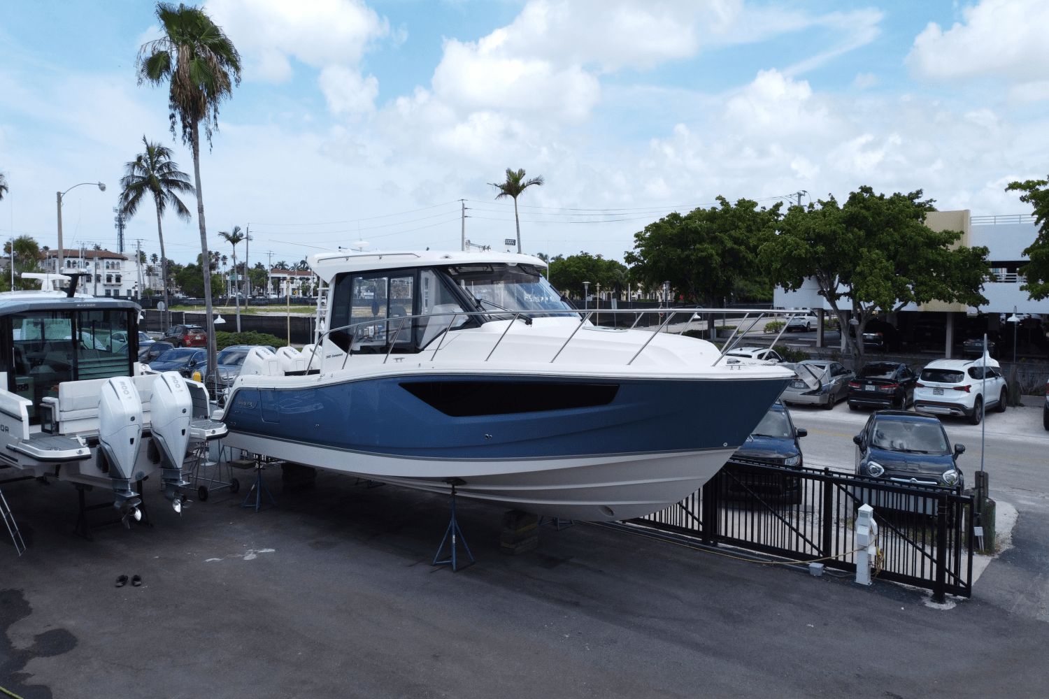 2025 Boston Whaler 365 Conquest