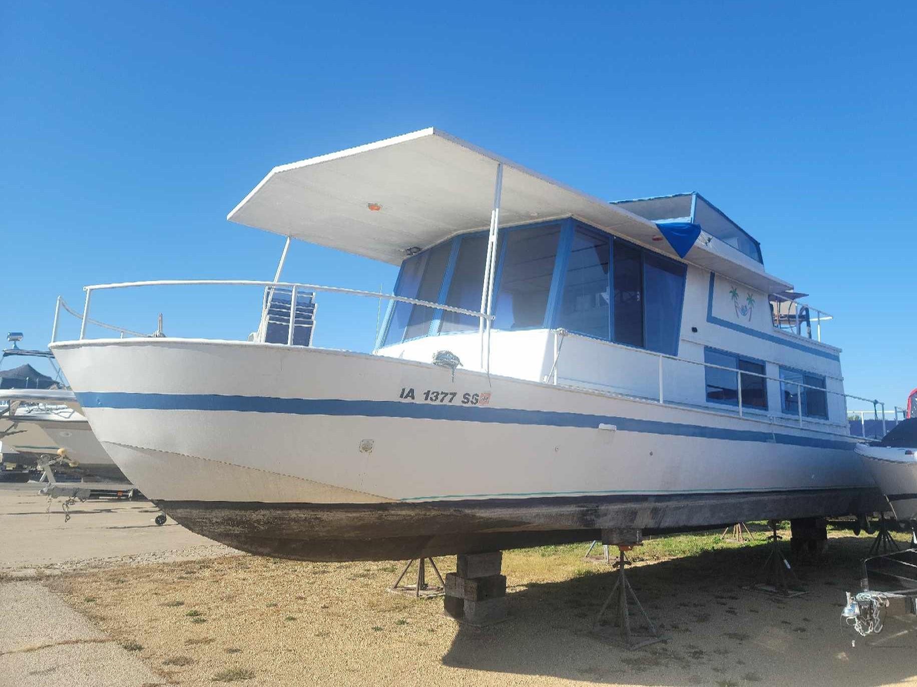 1969 River Queen Houseboat, Dubuque Iowa - boats.com