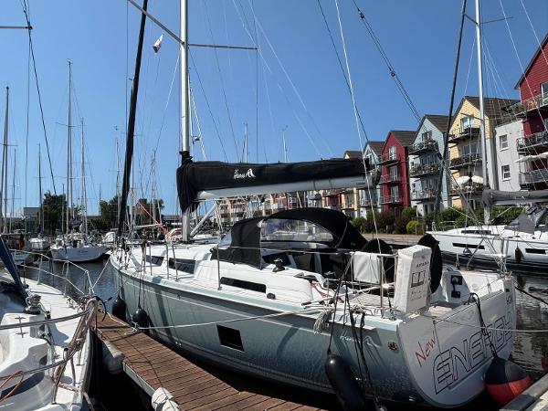 Hanse 418