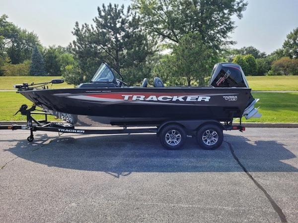 2025 Tracker Targa V-19 Combo