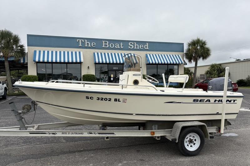 2002 Sea Hunt Triton 172