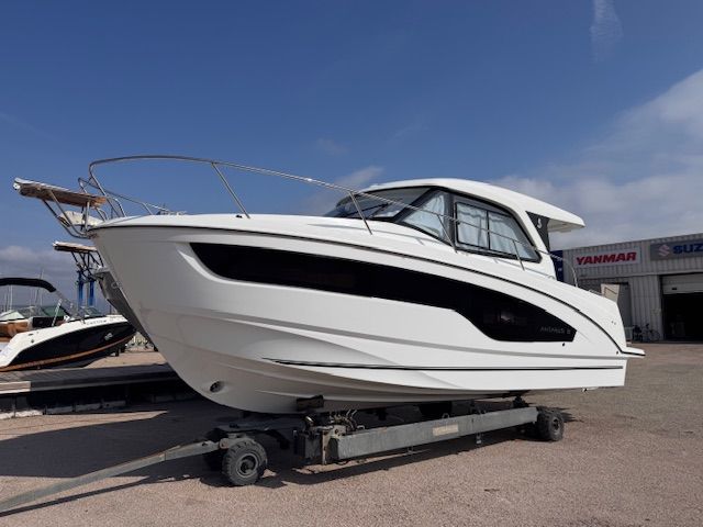 2025 Beneteau Antares 9 V2