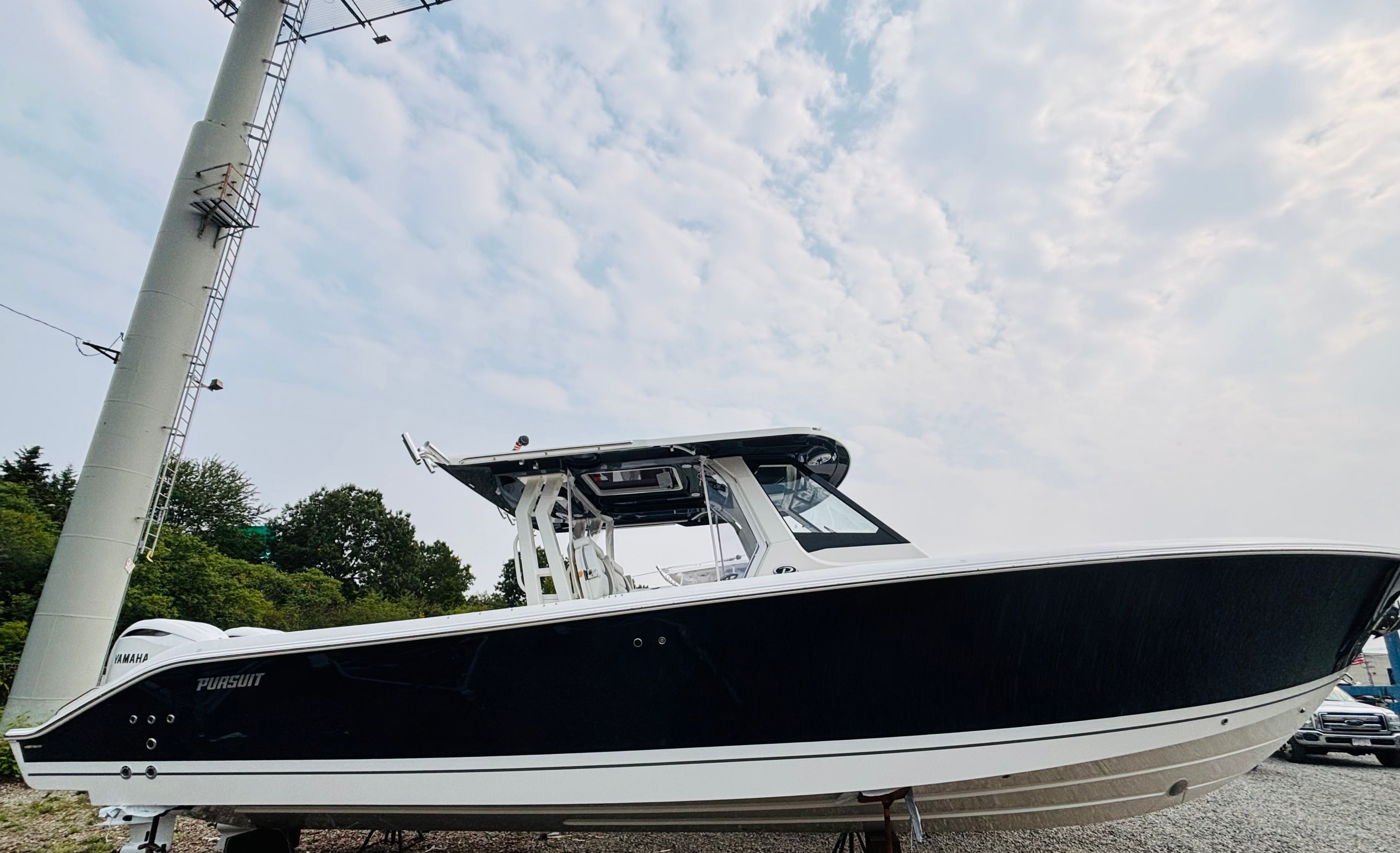 2026 Pursuit S 328