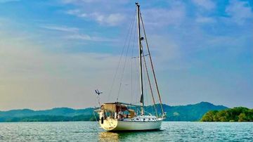 1994 Island Packet 40