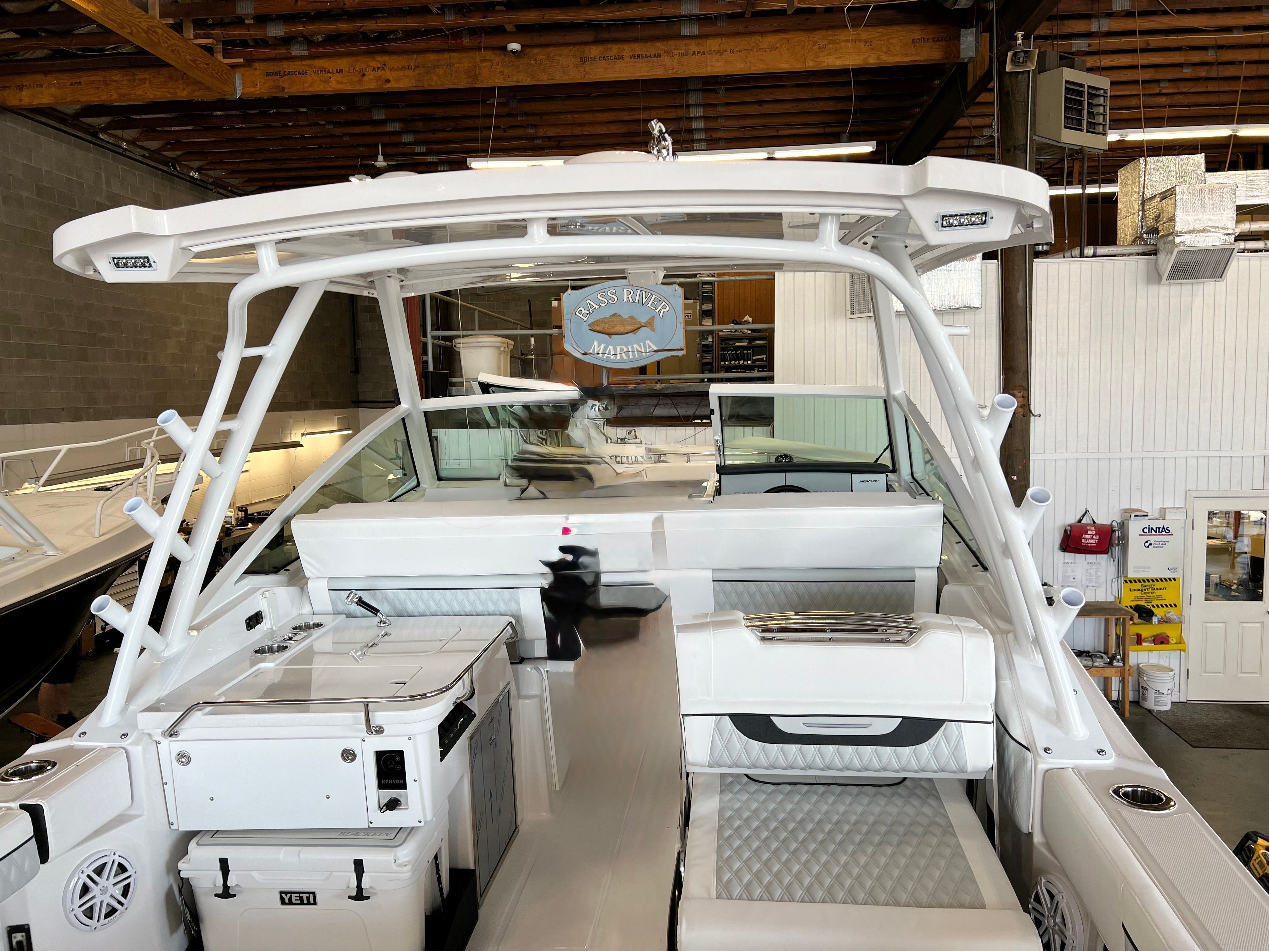 2024 Blackfin 302 DC