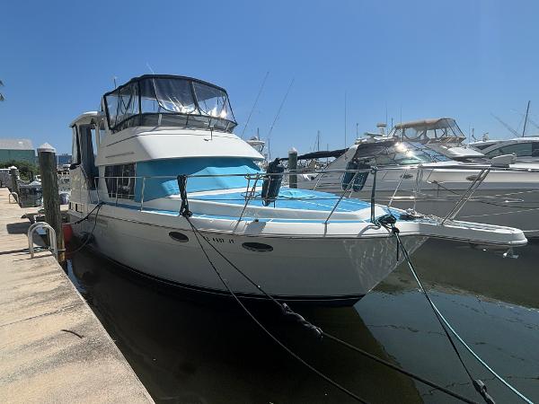 1997 Carver 355 Aft Cabin