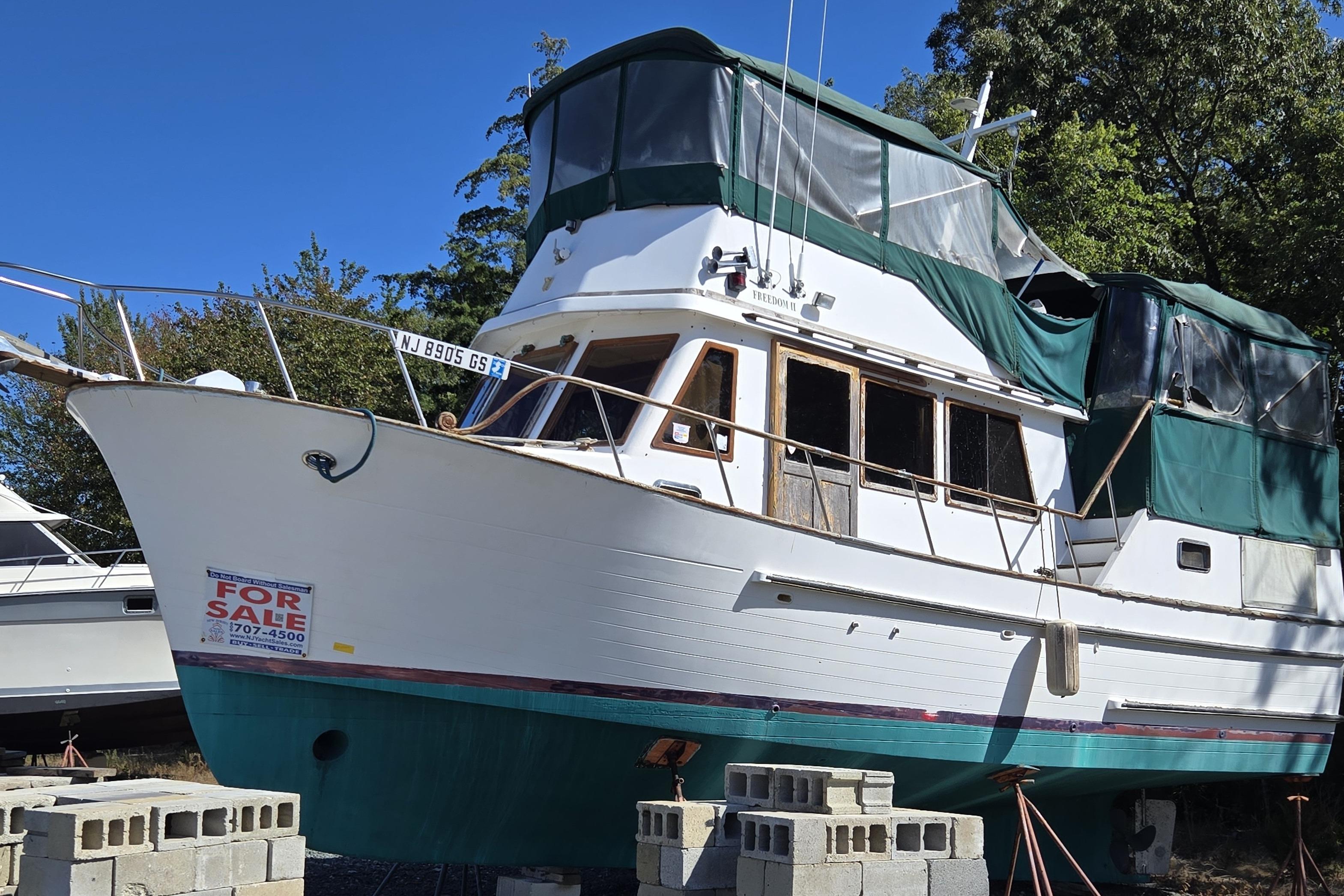 1985 Marine Trader 35 sundeck double cabin