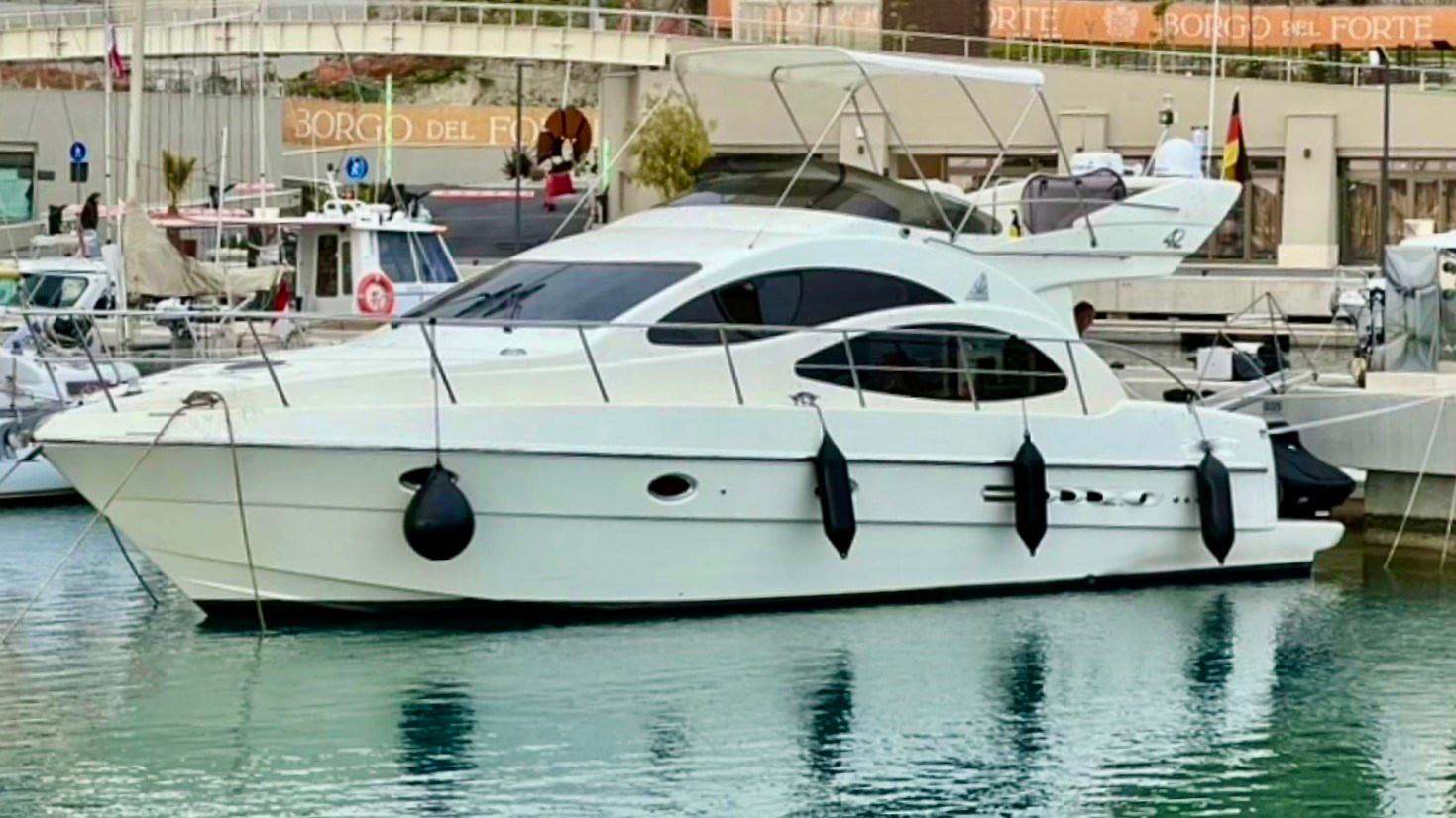 2003 Azimut 42 Fly