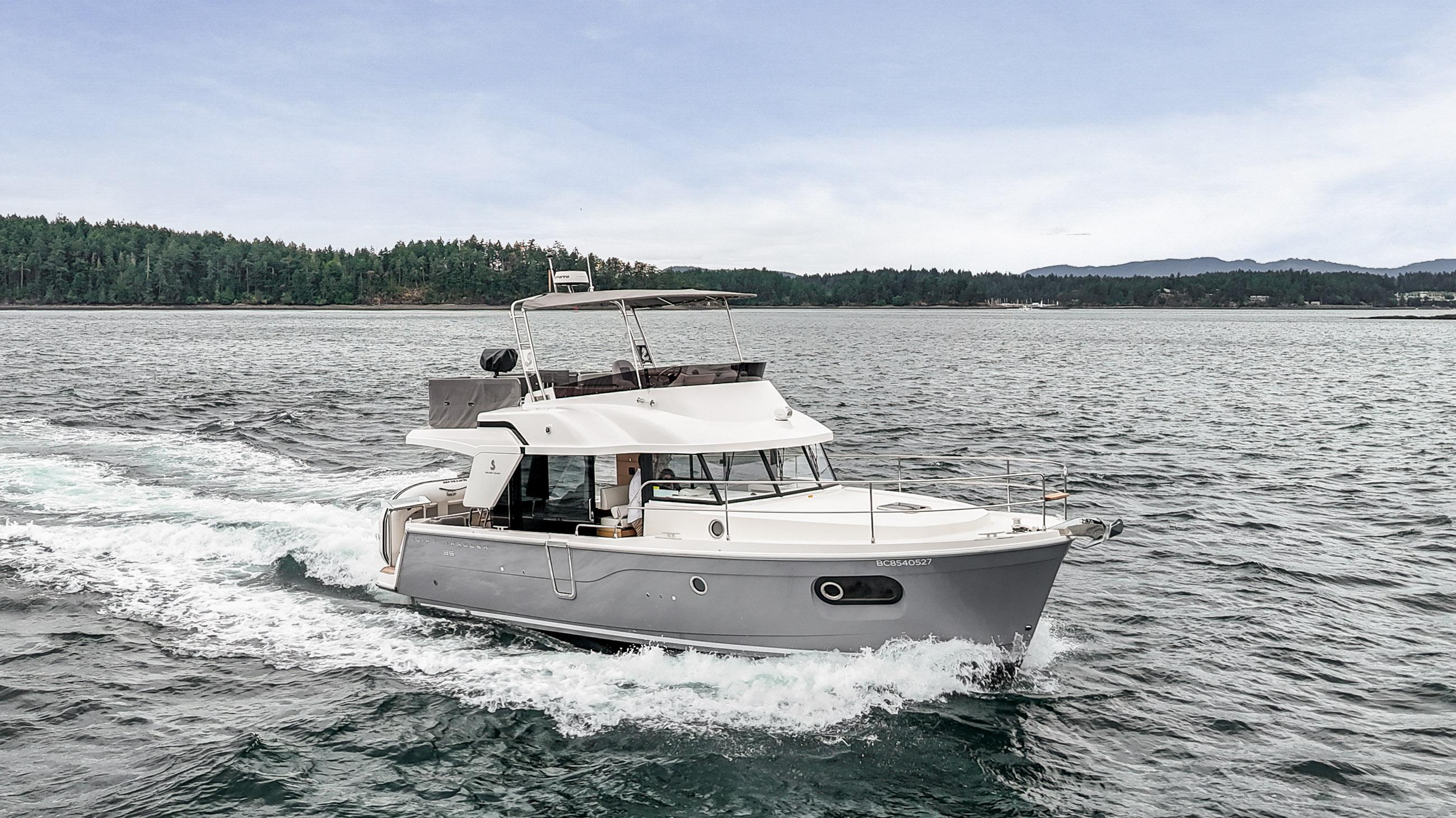 2023 Beneteau Swift Trawler 35